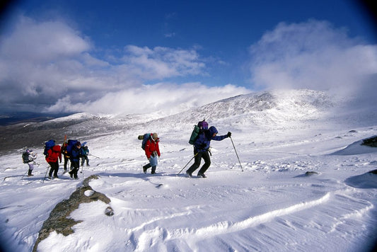 10 tips for safe and comfortable winter hiking